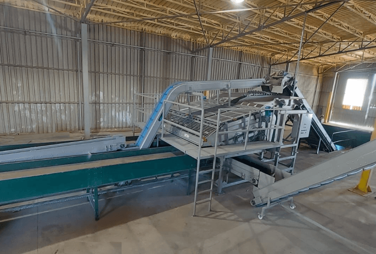 Maize husker and baling press machines for Bc Institut — photo 1
