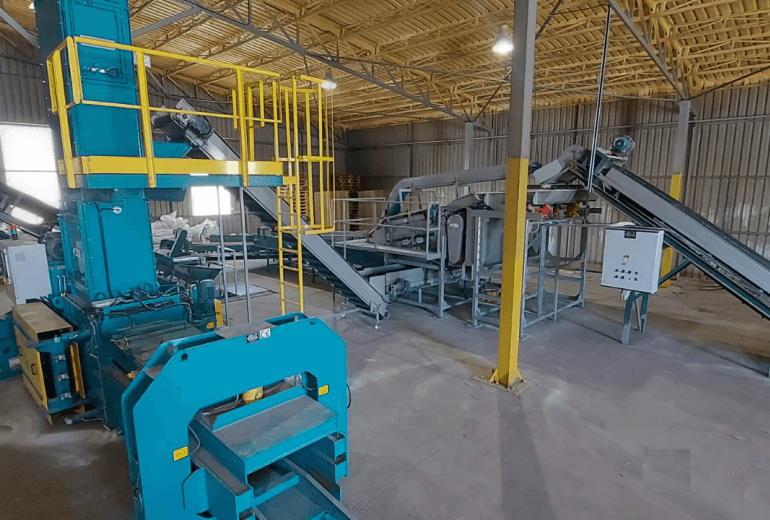 Maize husker and baling press machines for Bc Institut — photo 2
