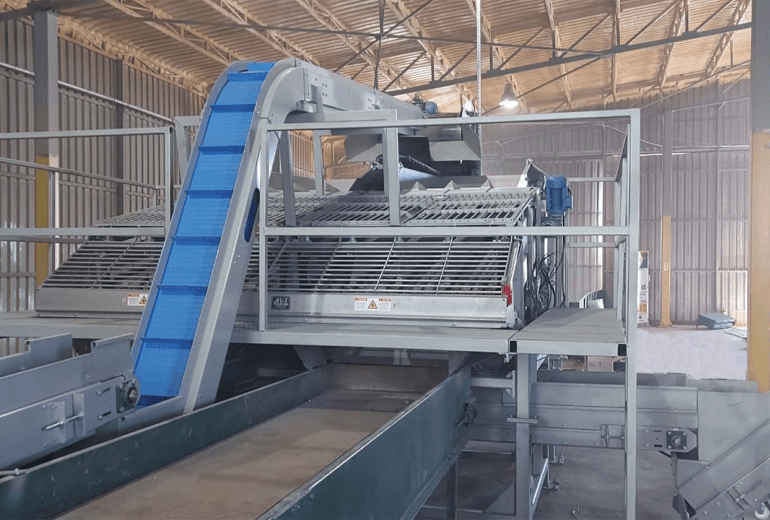 Maize husker and baling press machines for Bc Institut — photo 3